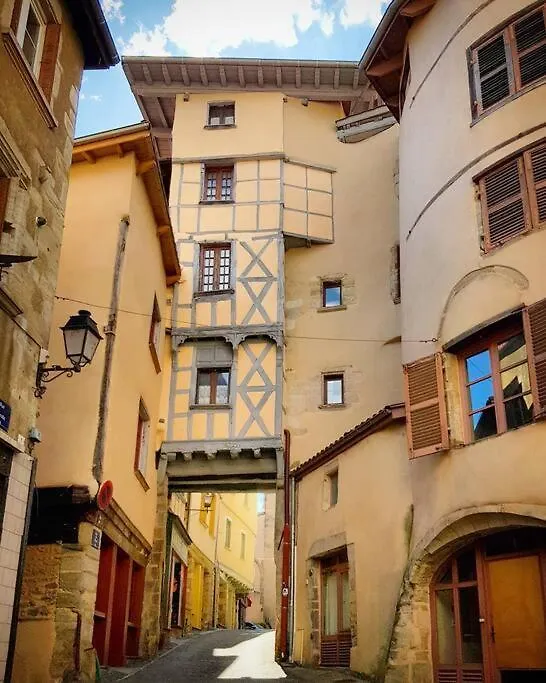 Bel Appartement, 2 Chambres, Centre Ville Thiers